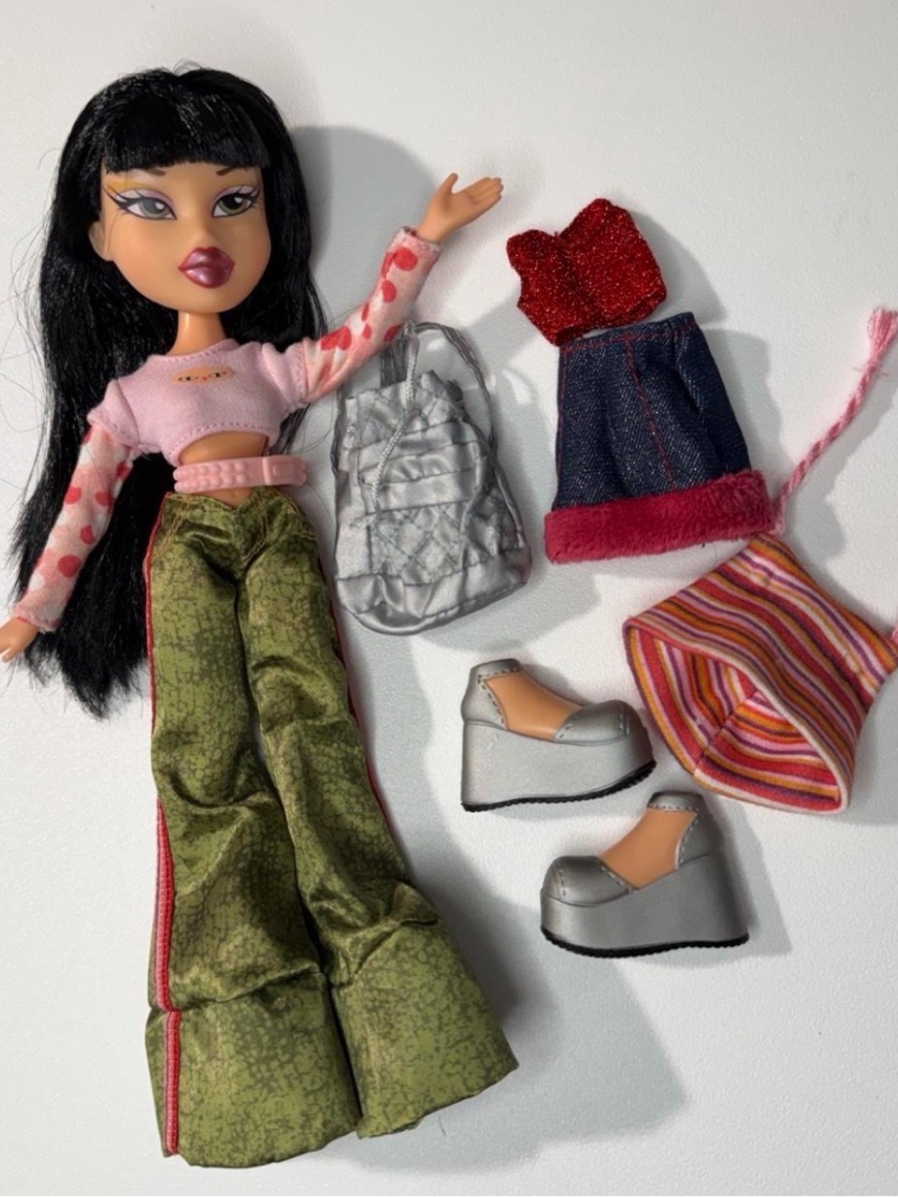 (825-4)Bratz 20 Yearz Special Anniversary Edition Jade Doll Complete Outfits Lot